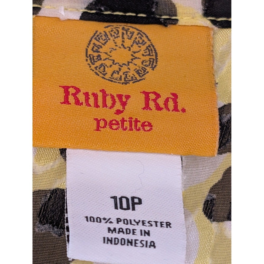 Ruby‎ Rd Petite Women's 10P Yellow Leopard Print Button Front Top Shirt - Picture 2 of 4